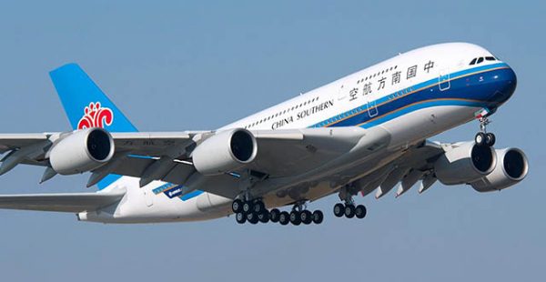 De laatste twee Airbus A380's van China Southern Airlines zijn aangekomen in de Mojave-woestijn