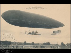 16 oktober 1910 in de lucht: Het luchtschip "Clément-Bayard" gaat naar Groot-Brittannië