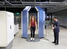 Frankfurt: met een nieuwe beveiligingsscanner kunnen passagiers door het portaal gaan zonder te stoppen
