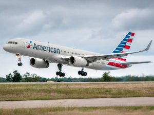 Vliegtuig valt 30 meter naar beneden, 3 stewardessen van American Airlines gewond, meldt NTSB